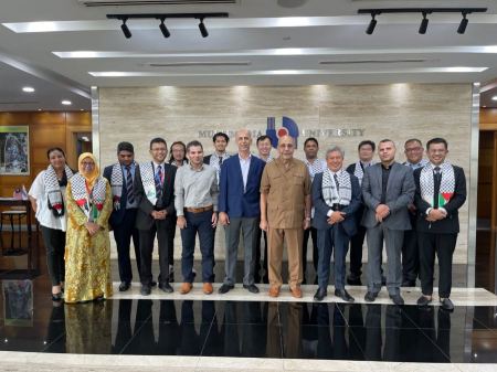  جامعتا القدس وملتيميديا الماليزية توقعان اتفاقية تعاون أكاديمي